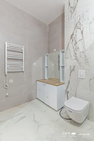 Eine luxuriöse dreistöckige Villa in erster Meereslinie in Kotor